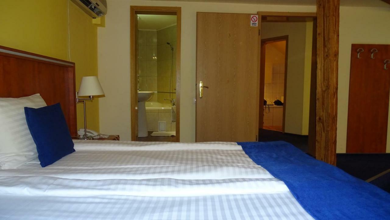 Casa Elysee Hotel Deva Zewnętrze zdjęcie