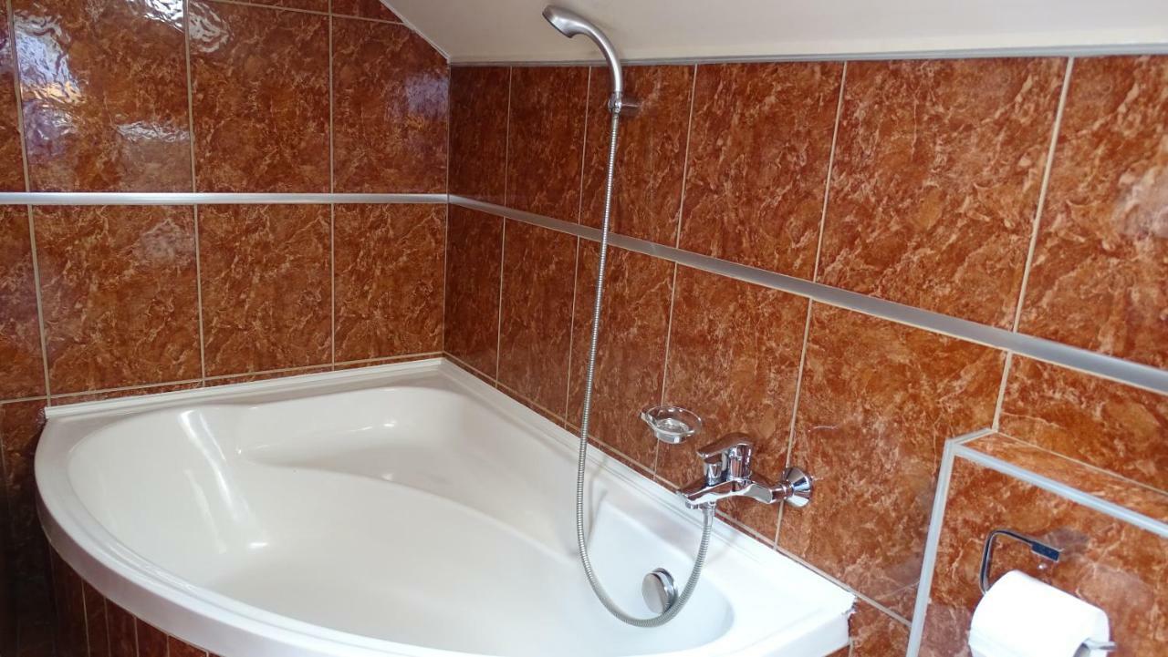 Casa Elysee Hotel Deva Zewnętrze zdjęcie