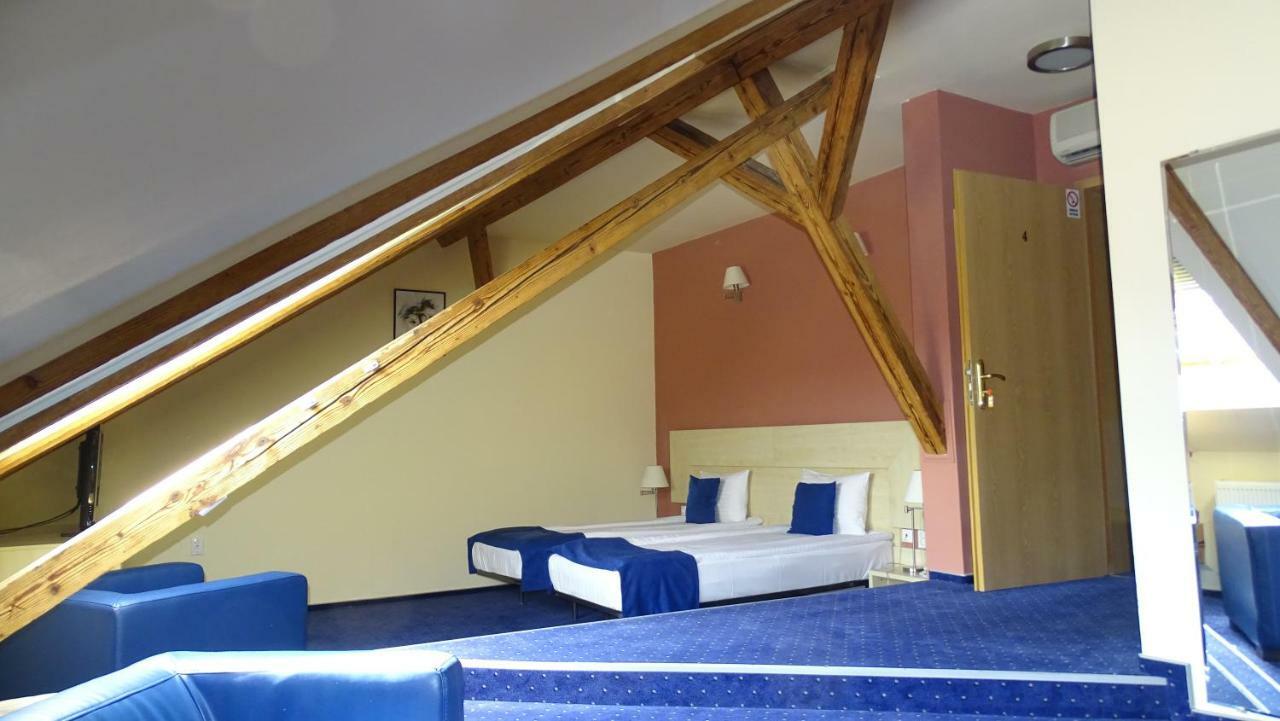 Casa Elysee Hotel Deva Zewnętrze zdjęcie
