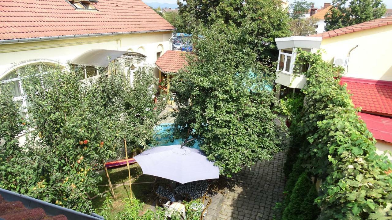 Casa Elysee Hotel Deva Zewnętrze zdjęcie
