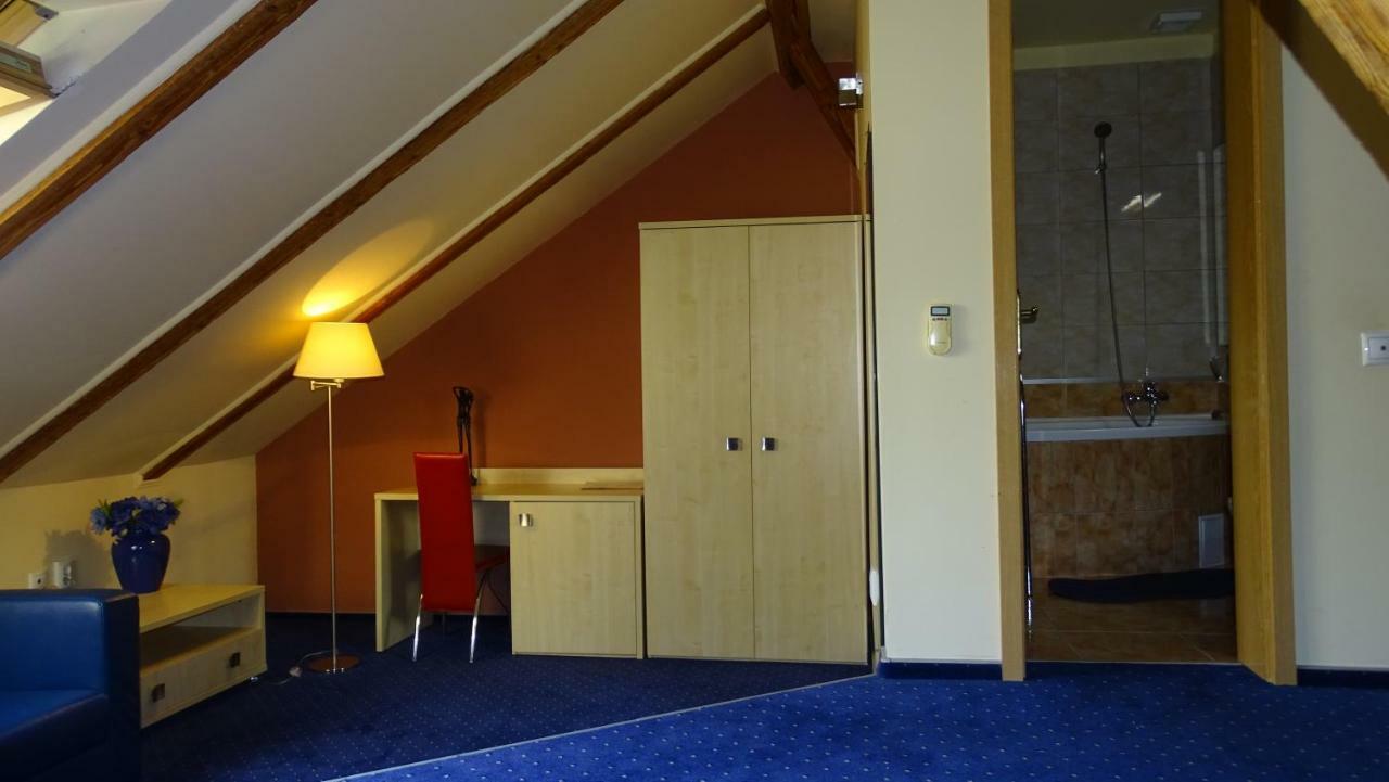 Casa Elysee Hotel Deva Zewnętrze zdjęcie
